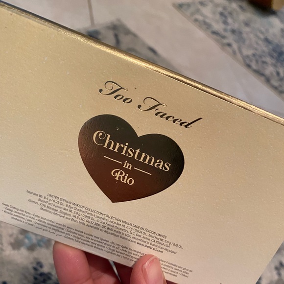 Too faced palette! 🎉 Christmas in Rio! - Picture 5 of 5